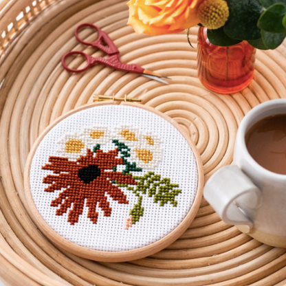 RETRO DAISIES CROSS STITCH KIT